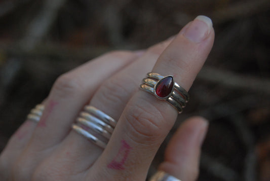 Garnet Teardrop Stack Set 2 sz-5.5